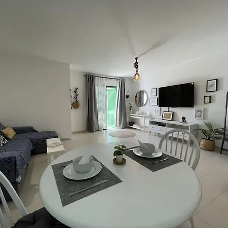 Eslanzarote Buganvilla House * 普拉亚布兰卡